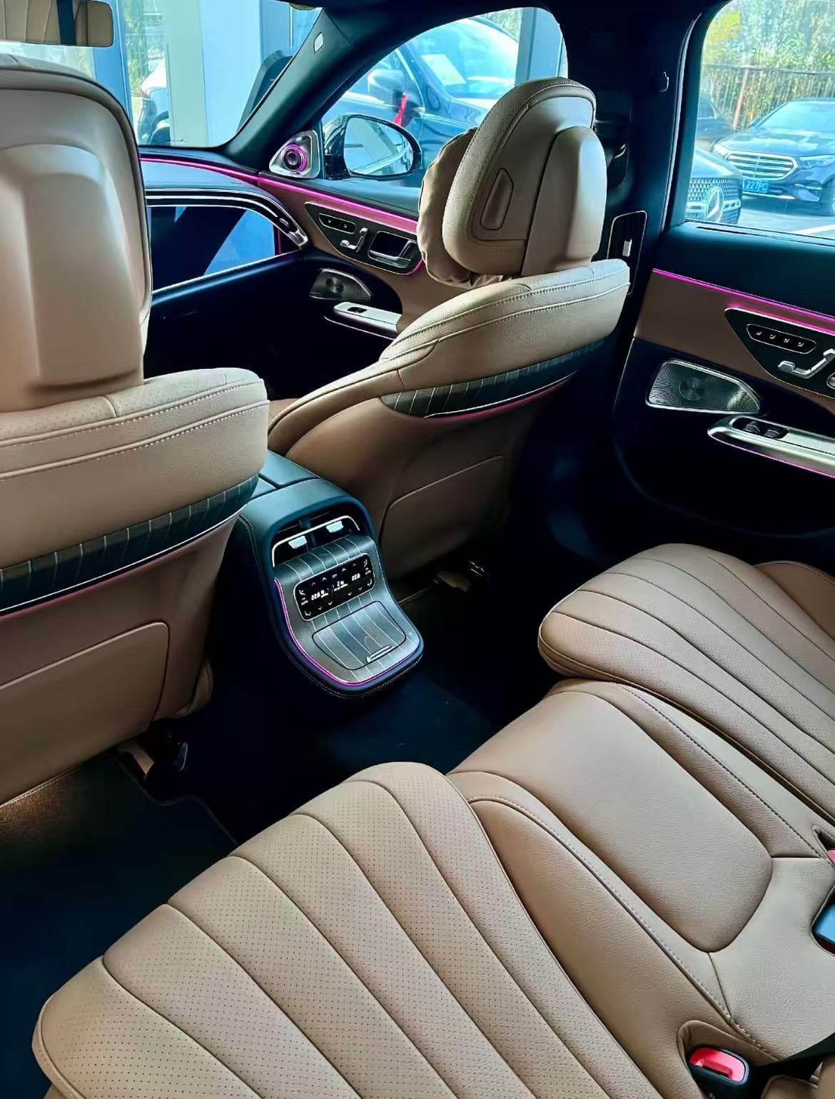 Mercedes-Benz E300 gallery 3