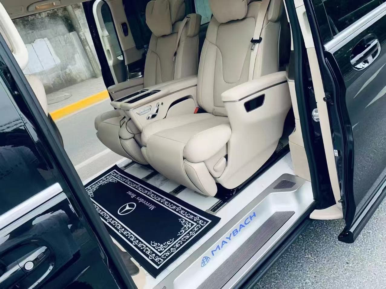 Mercedes-Benz V260 gallery 3