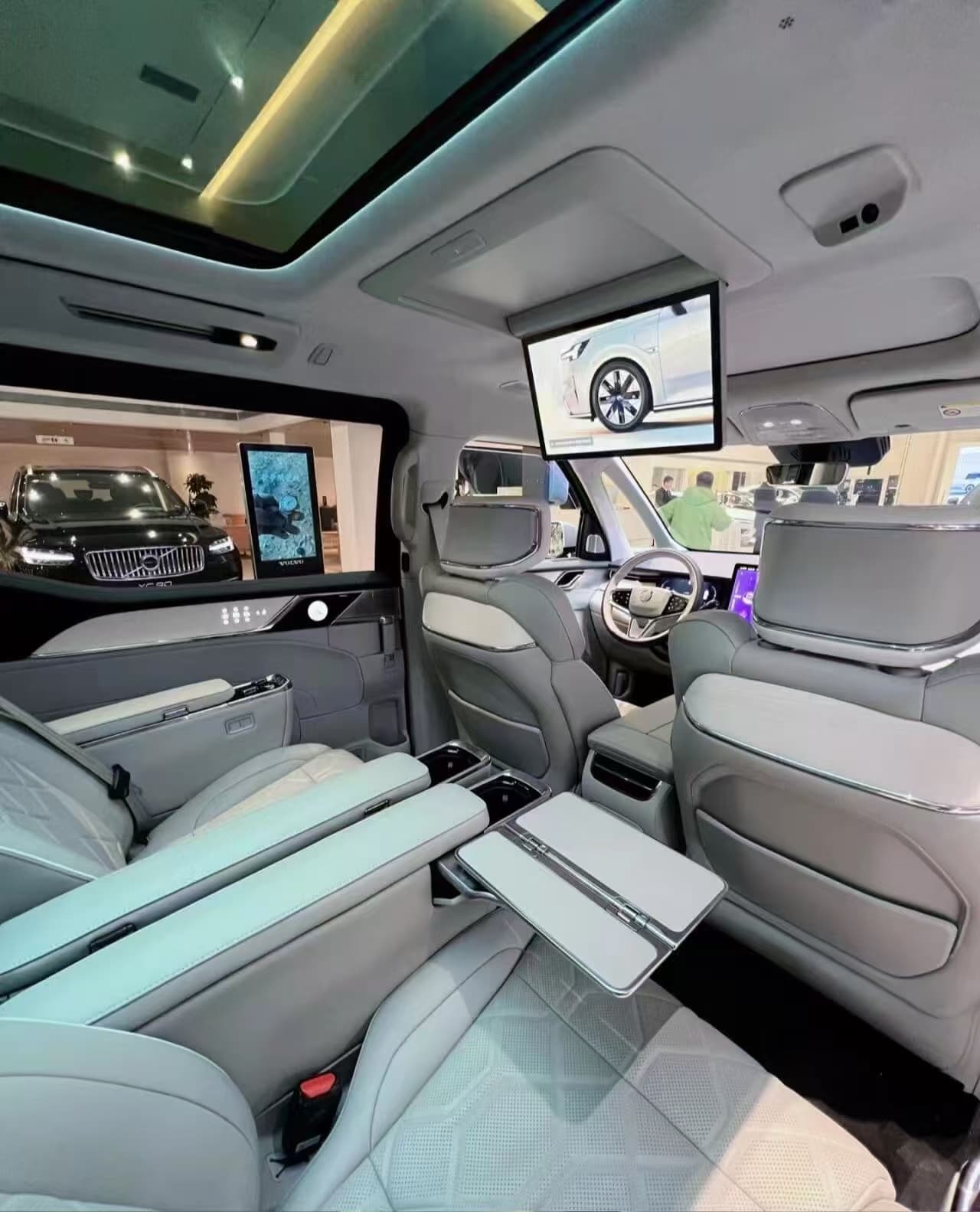 Volvo EM90 gallery 2